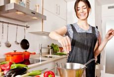 Опасности на вашей кухне: как избежать пищевых отравлений?